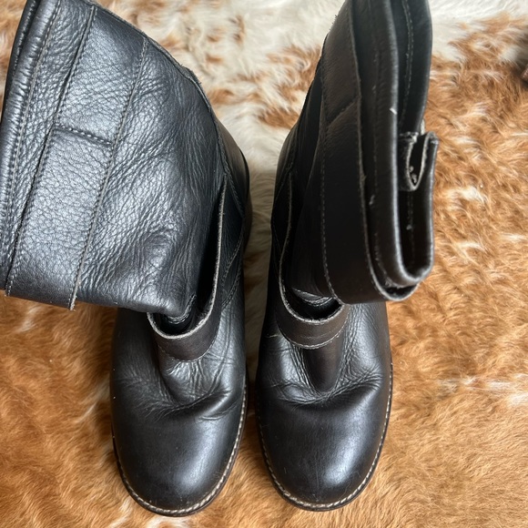 Berdie biker, boots, black lines, rubber soul, but in London - Picture 2 of 3